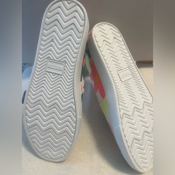 NWT TOMS Alpargata Mallow Patina Green Retro Floral Print Canvas Slip-On Shoes - Picture 9 of 9